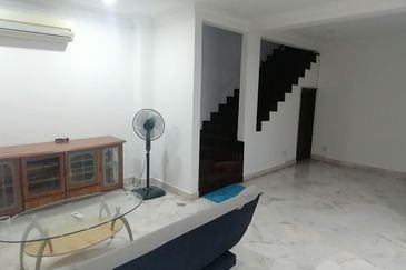 OUG/Happy Garden Ground Floor Townhouse For Rent