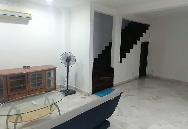 OUG/Happy Garden Ground Floor Townhouse For Rent