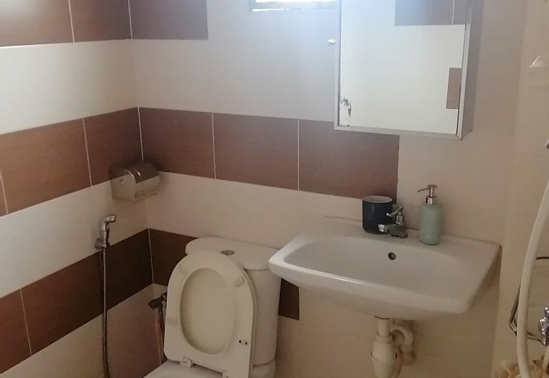 OUG/Happy Garden Ground Floor Townhouse For Rent