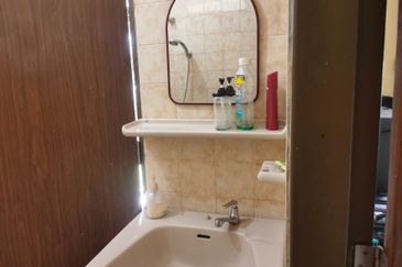 OUG/Taman United 2 Storey Bungalow For Sale