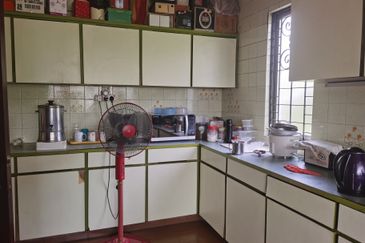 OUG/Taman United 2 Storey Bungalow For Sale