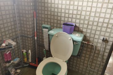 OUG/Taman United 2 Storey Bungalow For Sale