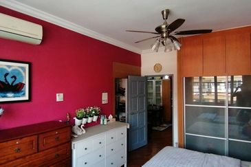 OUG/Happy Garden Gated Guarded 3 Storey Terrace