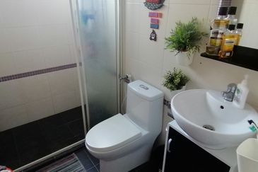 OUG/Happy Garden Gated Guarded 3 Storey Terrace