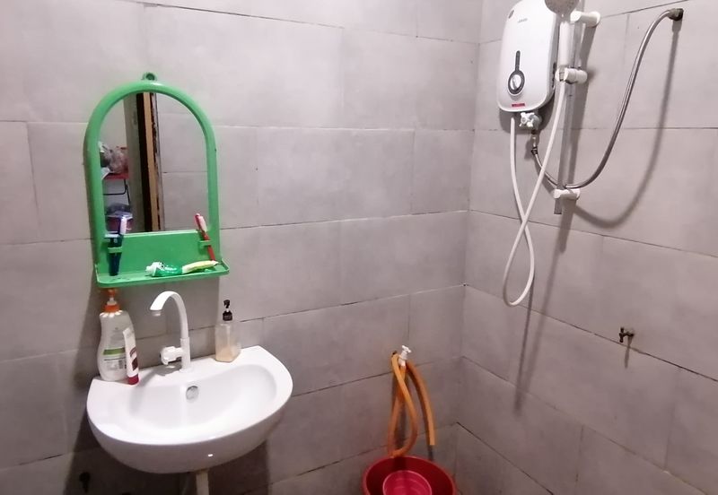 OUG/Happy Garden Rebuilt 2 Storey Terrace For Sale