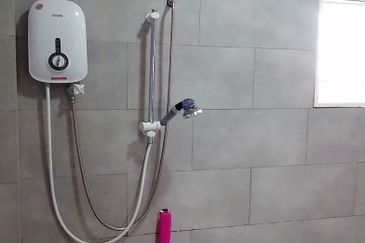 OUG/Happy Garden Rebuilt 2 Storey Terrace For Sale