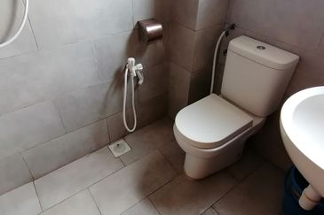 OUG/Happy Garden Rebuilt 2 Storey Terrace For Sale