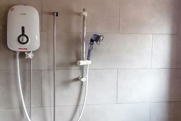 OUG/Happy Garden Rebuilt 2 Storey Terrace For Sale