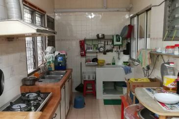 OUG/Happy Garden Fully Furnished 2 Storey Terrace 