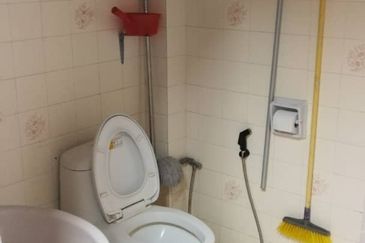 OUG/Happy Garden Fully Furnished 2 Storey Terrace 