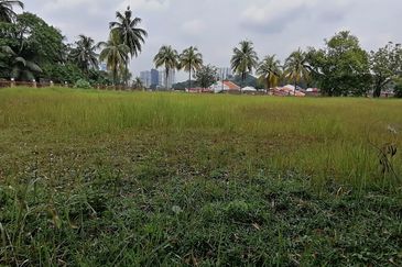 OUG/Taman Yarl Bungalow Lot For Sale