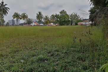 OUG/Taman Yarl Bungalow Lot For Sale
