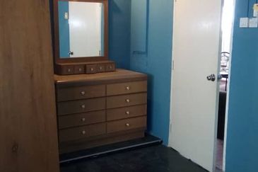 OUG/Old Klang Road Bungalow Basement Floor for Rent