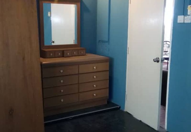 OUG/Old Klang Road Bungalow Basement Floor for Rent