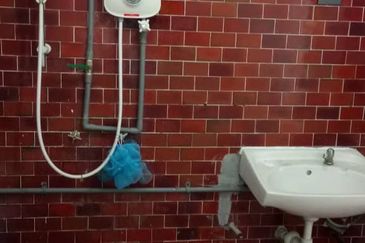 OUG/Old Klang Road Bungalow Basement Floor for Rent