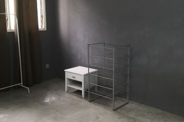 OUG/Old Klang Road Bungalow Basement Floor for Rent