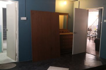 OUG/Old Klang Road Bungalow Basement Floor for Rent