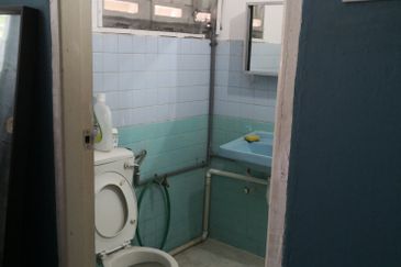 OUG/Old Klang Road Bungalow Basement Floor for Rent