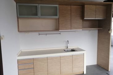 OUG/Taman Yarl 3 Storey Full Renovated Bungalow