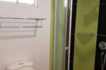 OUG/Taman Yarl 3 Storey Full Renovated Bungalow