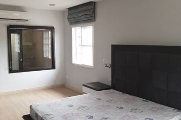 OUG/Taman Yarl 3 Storey Full Renovated Bungalow