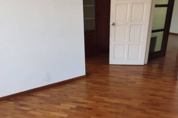 OUG/Happy Garden 3 Storey Corner Terrace House