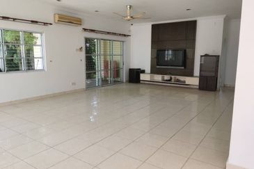 OUG/Happy Garden 3 Storey Corner Terrace House