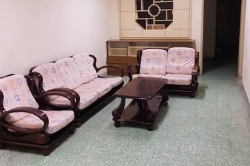 OUG/Happy Garden 1 Storey Terrace For Rent