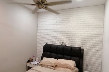 OUG/Happy Garden 1 Storey Corner Terrace For Rent