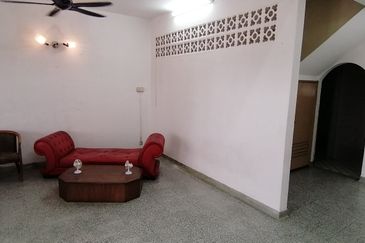 OUG/Happy Garden 2 Storey Terrace House For Sale