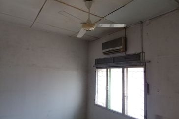 OUG/Happy Garden 2 Storey Terrace House For Sale