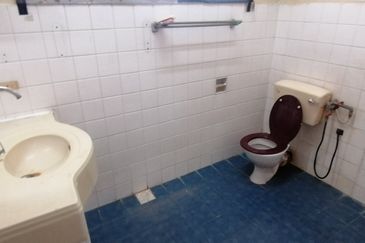 OUG/Happy Garden 2 Storey Terrace House For Sale