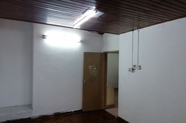 OUG/Happy Garden 2 Storey Terrace House For Sale