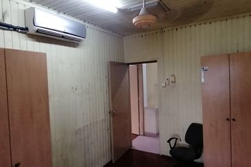 OUG/Happy Garden 2 Storey Terrace House For Sale