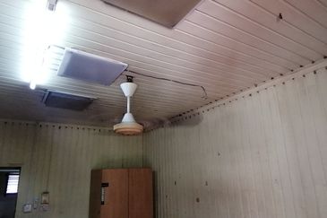 OUG/Happy Garden 2 Storey Terrace House For Sale