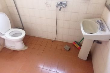 OUG/Taman Yarl Bungalow For Rent