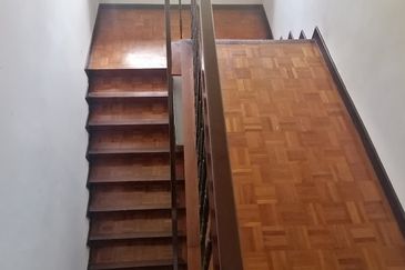 OUG/Taman Yarl Bungalow For Rent