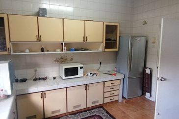 OUG/Taman Yarl Bungalow For Rent