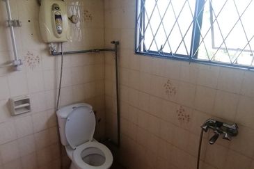 OUG/Taman Yarl Bungalow For Rent