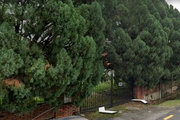 OUG/Taman Yarl Bungalow Lot For Sale