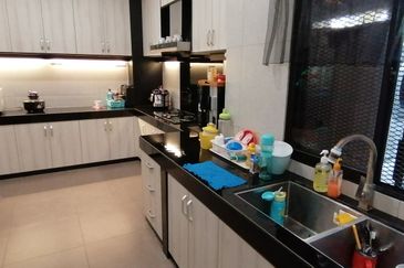 OUG/Taman Yarl 2 Storey Renovated Semi D For Rent
