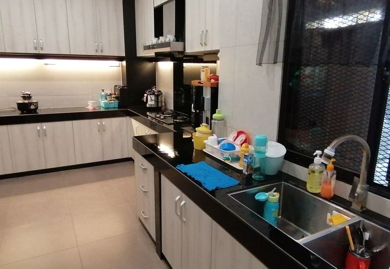 OUG/Taman Yarl 2 Storey Renovated Semi D For Rent