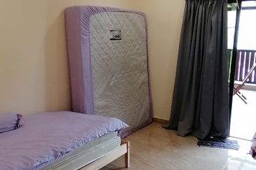 OUG/Taman Yarl 2 Storey Renovated Semi D For Rent