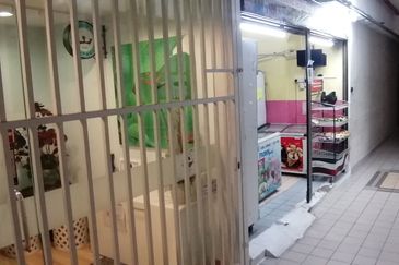 Anjung Hijau (Greenfield Apartment)