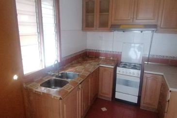 1st Floor Villa OUG Townhouse