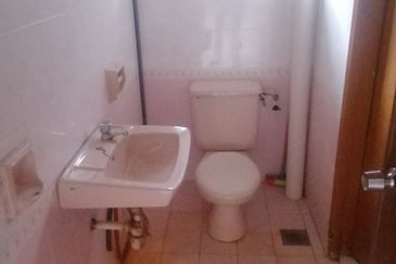 1st Floor Villa OUG Townhouse