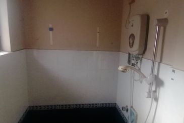 1st Floor Villa OUG Townhouse