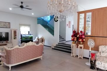 OUG/ Taman Yarl Corner Bungalow For Rent