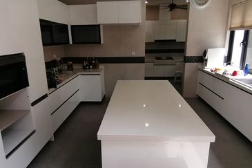 OUG/ Taman Yarl Corner Bungalow For Rent