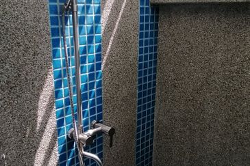 OUG/ Taman Yarl Corner Bungalow For Rent